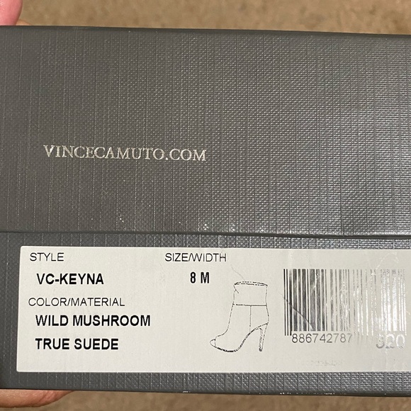 VINCE CAMUTO Heel Booties - Picture 3 of 4